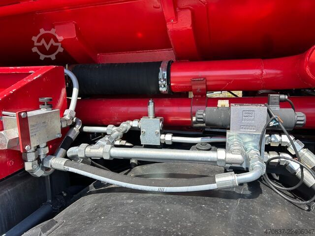 Vacuum tank truck SCANIA P 400 / BLATT BLATT / 16.000 Liter