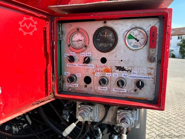 Vacuum tank truck SCANIA P 400 / BLATT BLATT / 16.000 Liter