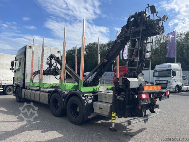 Holztransporter LKW DAF FAT XF 530 SSC, Holztransport, Greifer mit Säge