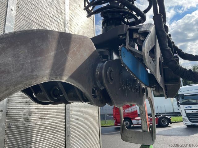 Holztransporter LKW DAF FAT XF 530 SSC, Holztransport, Greifer mit Säge