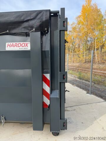 "U-box" roll-off container made of Hardox, with folding mesh system Container-Vertrieb-Chemnitz GmbH Abrollcontainer „u-box“ mit Klappnetz