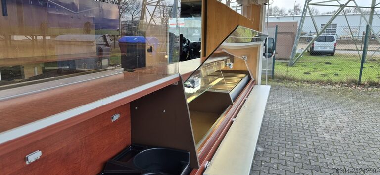 Verkaufswagen Food Truck Jausenmobil Renault Master Frühstücksmobil Jausenmobil