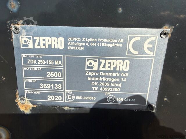 Box truck MERCEDES-BENZ Actros 1832 4x2 Sideopening 8,0 m Alubox