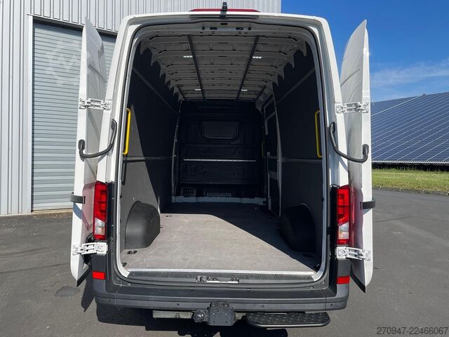 High top van VW Crafter Kasten 35 L4H3 NAV RFK äden