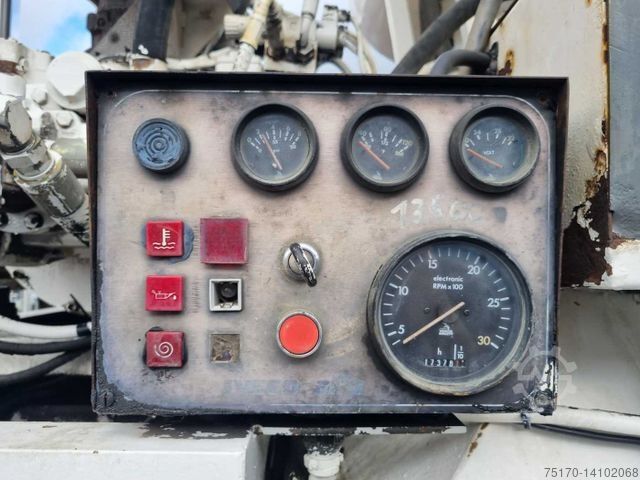 Auflieger KWB P-382-STI Betonmischer Motor SAF-Achsen Lift