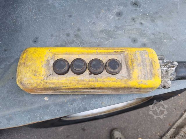 Auflieger KWB P-382-STI Betonmischer Motor SAF-Achsen Lift