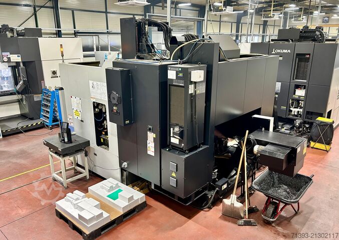 Vertical machining center DOOSAN VC 630 5AX