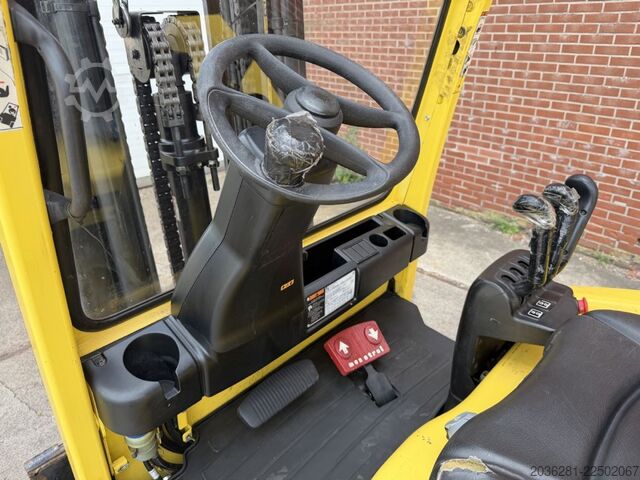 Electric 4-wheel forklift Hyster E4.0XN