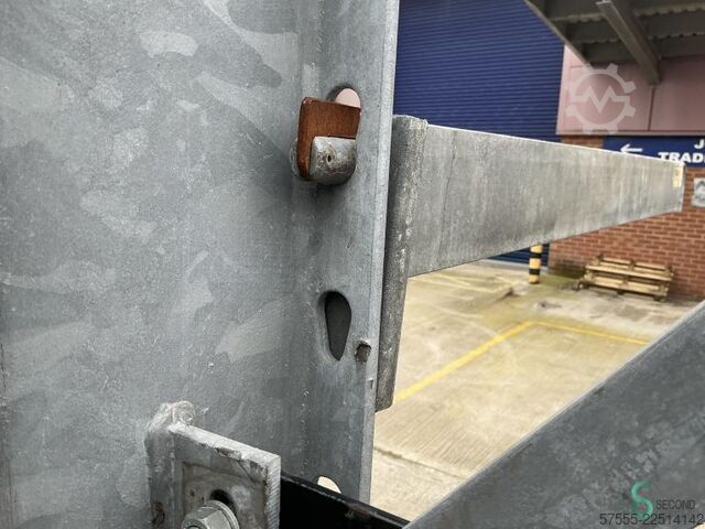Cantilever racking  Stow Stow 