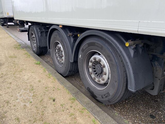 Refrigerated/freezer transport Krone SDR 27 3-Axle Fridge / Carrier Maxima / Liftaxl...