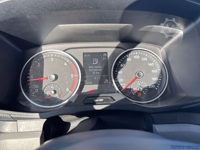 Pick-up van VW Crafter 35 DOKA Pr. mittellang  3,0 T AHK