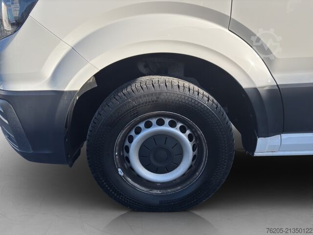 Pick-up van VW Crafter 35 DOKA Pr. mittellang  3,0 T AHK