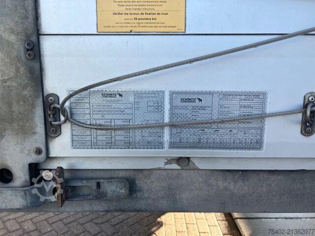 Curtain sided Schmitz Cargobull SCB*S3T / Coil / Tautliner / Disc Brakes
