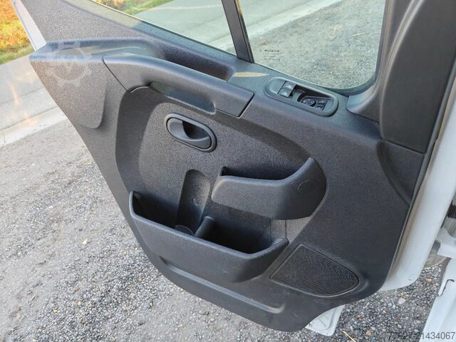 Suitcase Renault Master bakwagen / boxtruck D'hollandia