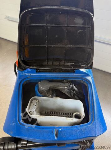 Aufsitz - Scheuersaugmaschine Nilfisk Alto Scrubtec R 253 B Combi