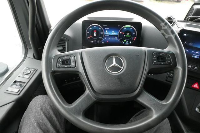 Standard tractor unit MERCEDES-BENZ Arocs 2043 AS 4x4 SZM nur 137TKM ! Kipphydrauli