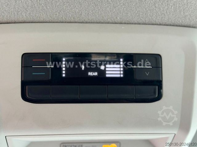 Minibus VOLKSWAGEN T6.1 Transporter Kombi lang 8 Sitzer Klima