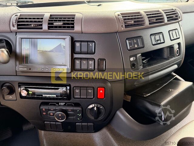 Open body DAF CF 320 FA