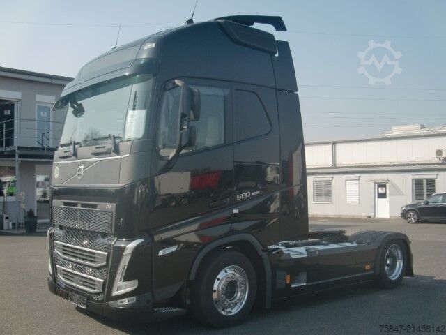 Standard tractor unit Volvo FH 500