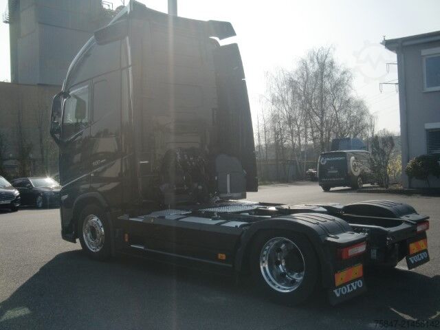 Standard tractor unit Volvo FH 500