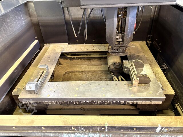 Wire eroding machine MITSUBISHI FA 20 S ADVANCE