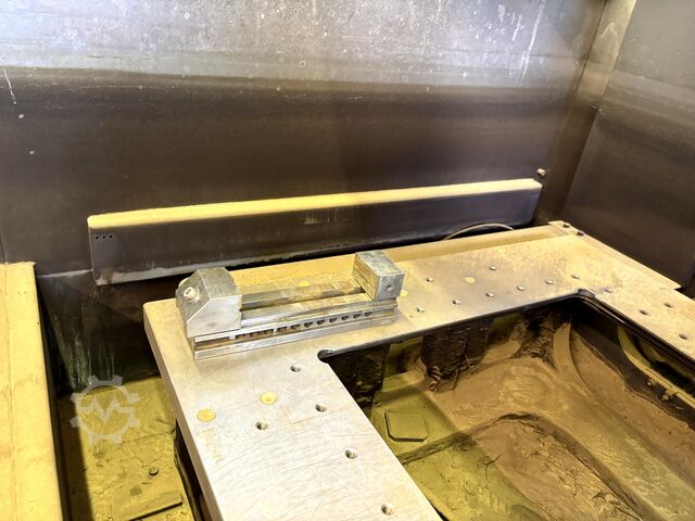 Wire eroding machine MITSUBISHI FA 20 S ADVANCE