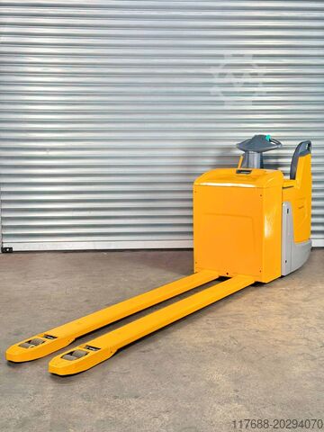No pallet truck driver Jungheinrich ERE 225 - 2.400mm Gabeln- Service Neu-Batterie 80%