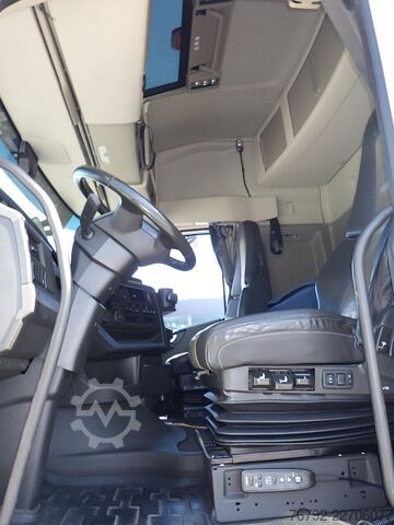 LKW mit Pritsche (offen) VOLVO FH 420 Pritsche 7,8m/Edscha/Hubd./Lenkachse/VEB+