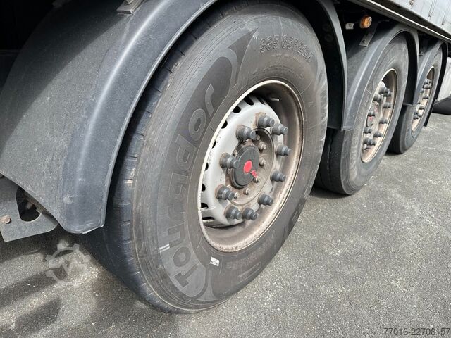 Auflieger mit Pritsche & Plane SCHWARZMÜLLER S1 Speed Curtainsider ,SAF Achsen,,Edsccha,Lift
