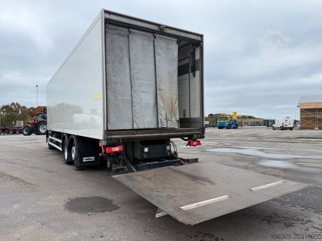 Refrigerated truck VOLVO FE320 6x2*4 TK T1200-R Spectrum 9,80 m. koffer