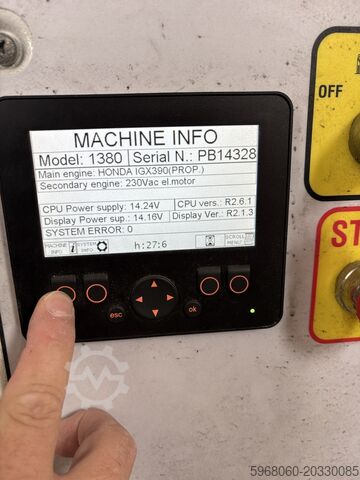 Raupenarbeitsbühne Basket Spider 13.80