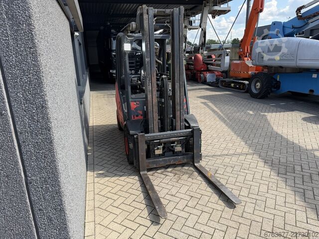 Linde H30D-01 Triplex 530 / Seitenschieber / 4. Steuerkreis / Baujahr 2010 / 12.900 Betriebsstunden  LINDE H30D-01 triplo530 / sideshift / 4e functie / 2010 / 12.900uur / DIESEL