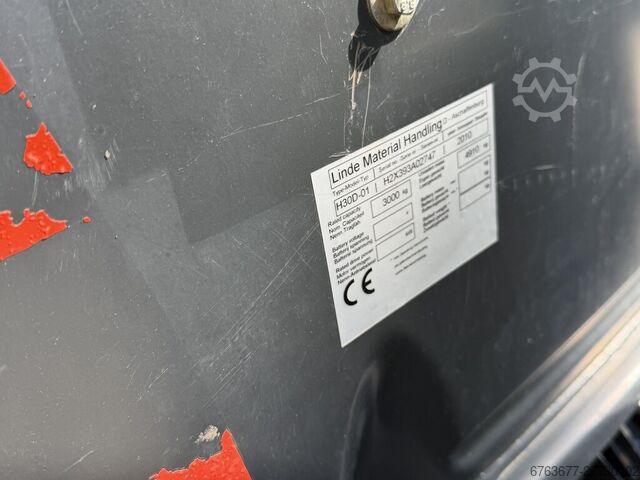 Linde H30D-01 Triplex 530 / Seitenschieber / 4. Steuerkreis / Baujahr 2010 / 12.900 Betriebsstunden  LINDE H30D-01 triplo530 / sideshift / 4e functie / 2010 / 12.900uur / DIESEL