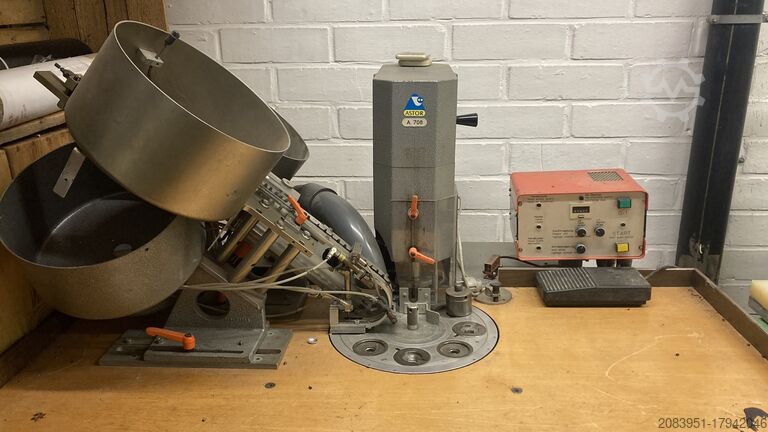 Automatic button covering machine Astor A708