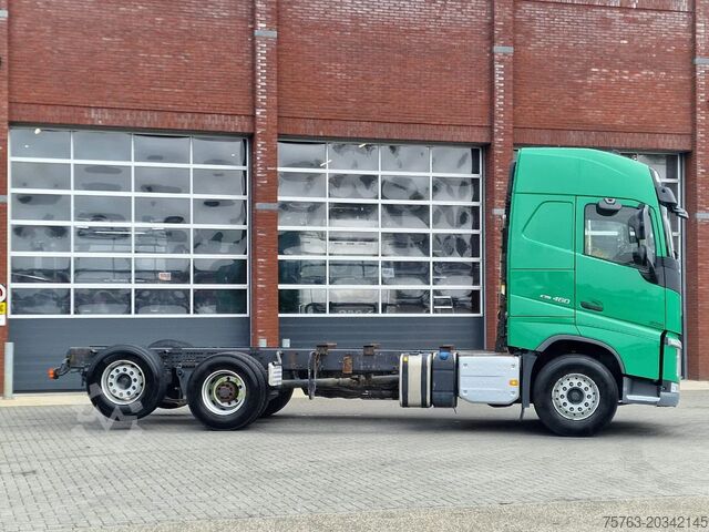 Chassis with cab Volvo FH 13.460 Globetrotter 6x2 - Chassis - 4.60 WB ...