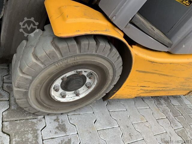 Electric 3-wheel forklift Jungheinrich EFG216