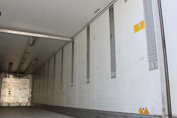 Semitrailer SCHMITZ Thermo King SLXi 300 Doppelstock 2,65h   Strom