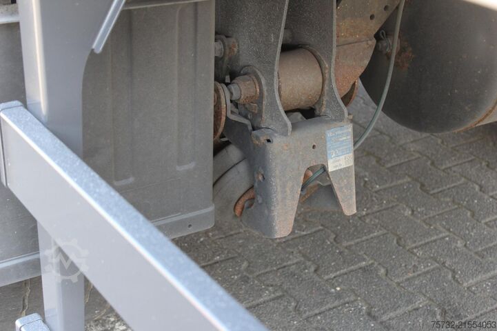 Semitrailer SCHMITZ Thermo King SLXi 300 Doppelstock 2,65h   Strom