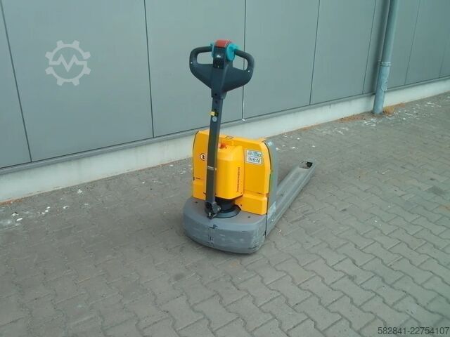 Electric low-lift pallet truck JUNGHEINRICH AME 15