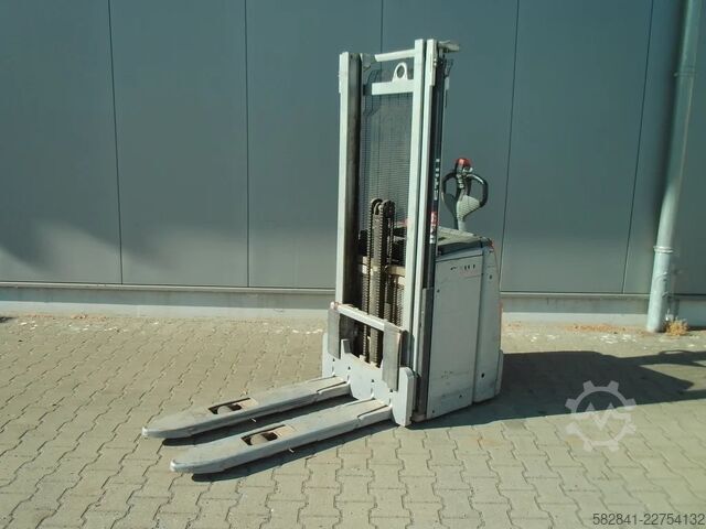 Electric pedestrian stacker STILL EXV 16