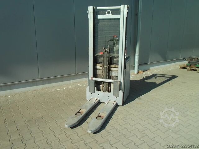 Electric pedestrian stacker STILL EXV 16