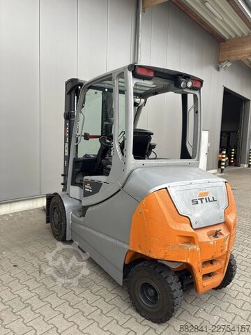 Electric 4-wheel forklift STILL RX 60-40