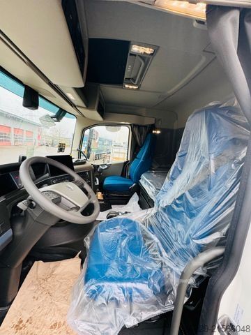 Spezial-LKW VOLVO FH 500 8x4 Kran F705 R.2.7 L436 V20 NEUES MODELL