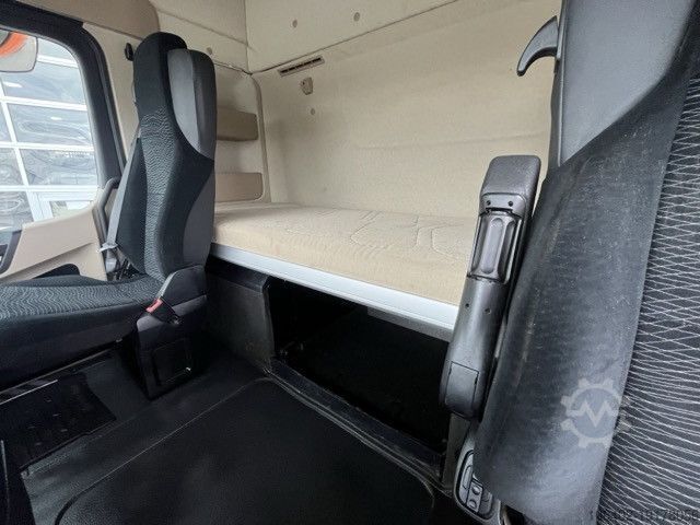 Standard tractor unit Mercedes-Benz 18.45 mit Kipphydraulik