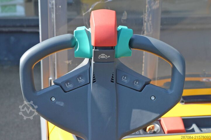 Hochhubwagen Jungheinrich EJC 110