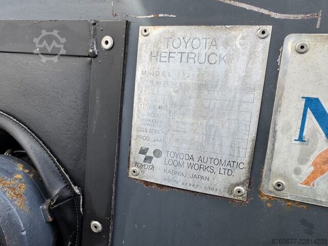 Toyota 02-6FD35 Triplex 430 Free Lift / Sideshift / Fork Positioner 6-cylinder Diesel TOYOTA 02-6FD35 Triplo 430 Freelift / Sideshift / Vorkversteller 6 cilinder Diesel