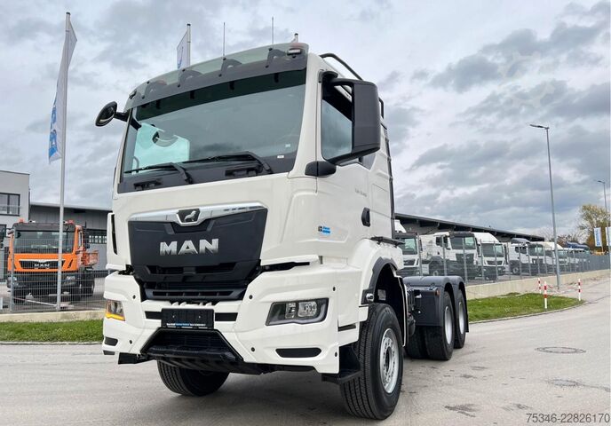 Truck chassis MAN TGS 33.510 BB 6x4 CH/RS 3,30 m/59 to./NA/AHK/Neu