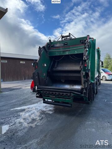 Abfallsammelfahrzeug Volvo FM410 2-Chamber Refuse Truck.