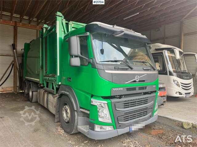 Abfallsammelfahrzeug Volvo FM410 2-Chamber Refuse Truck.