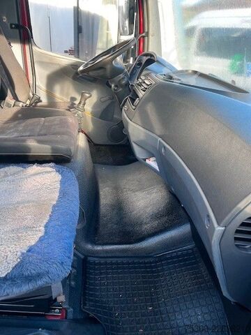 Kühltransporter MERCEDES-BENZ 815 Kühlkoffer Thermoking mit Rohrbahnen